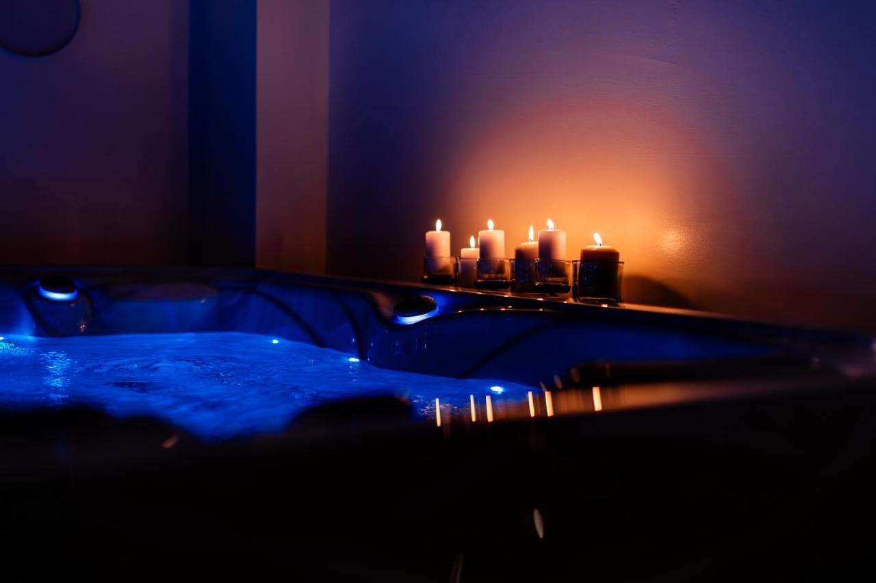 Old Court Luxury Suite&Spa By Monholiday Монополи Экстерьер фото